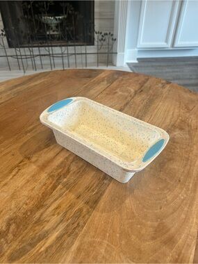 Trudeau Silicone-Handle Confetti Loaf Pan - Cream with Blue Handles